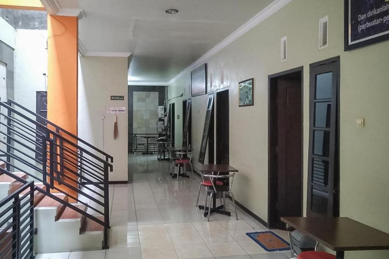 Baitussafar Ummi 1 Syariah Hotel Malang Exterior foto